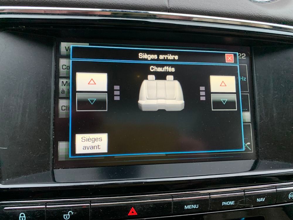 XJ V6 3.0 - 275 Diesel Luxe Premium Empattement Court A 2015 occasion 59310 Auchy-lez-Orchies