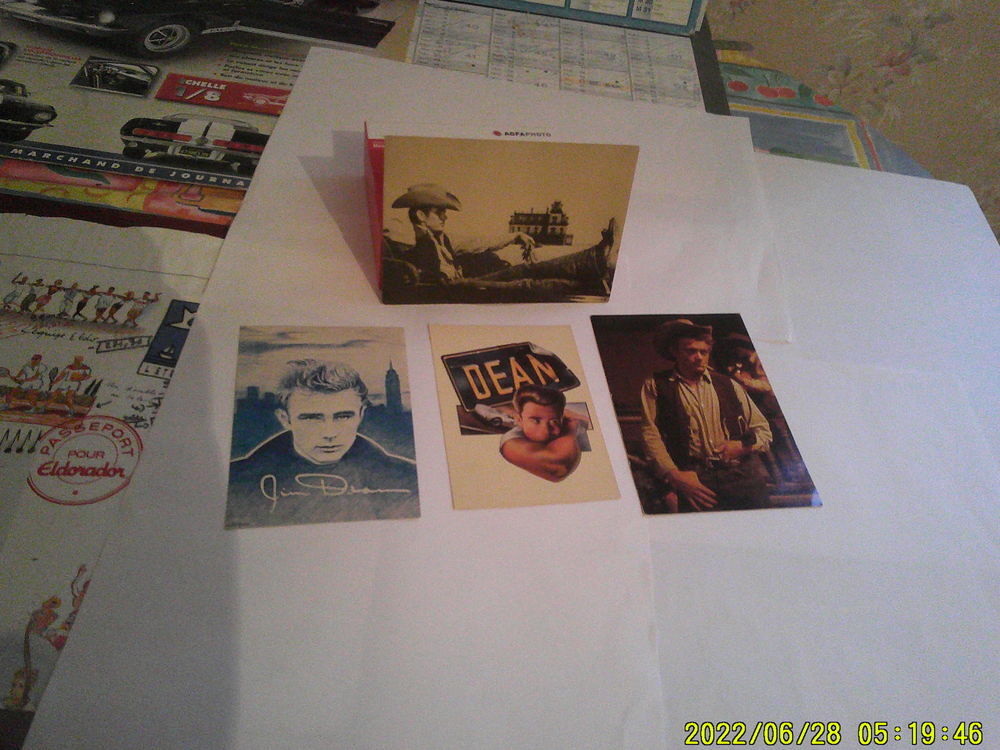 lot de ( 19 ) cartes anciennes de JEAMES DEAN 