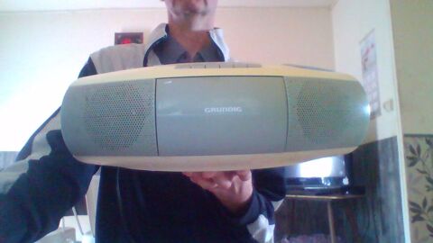 poste radio grundig 10 Chauny (02)
