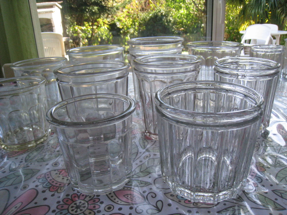 Pots confiture d&eacute;but XXe coniques &agrave; facettes Cuisine