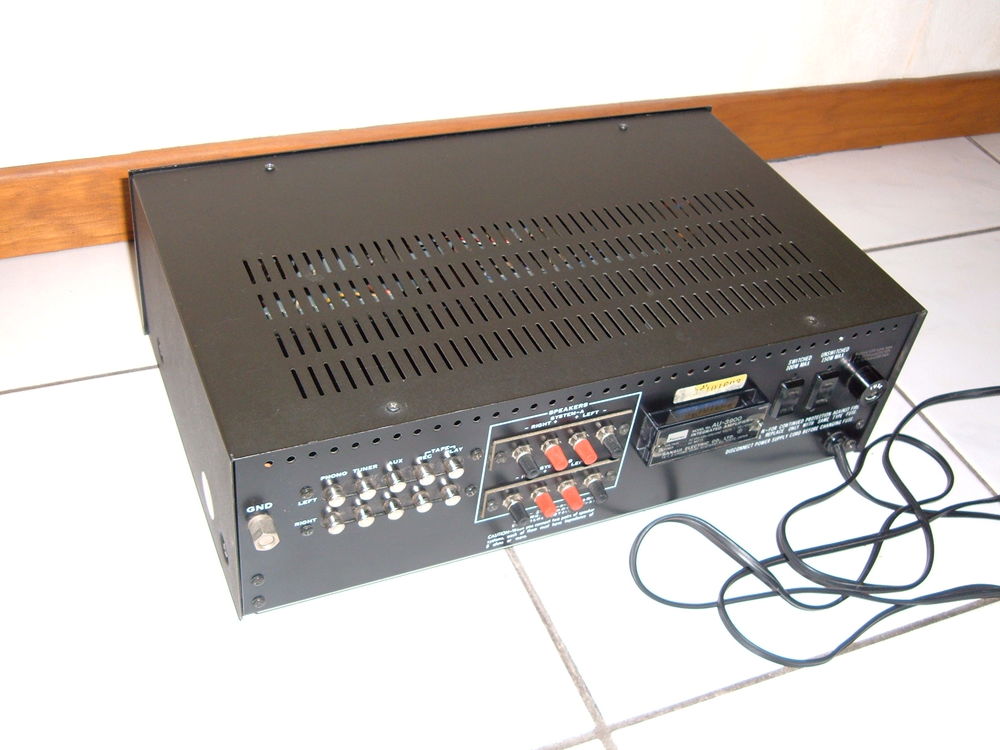 SANSUI AU-3900 amplifier (vintage 1970) Audio et hifi