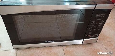 micro ondes DAEWOO ref KOR 137 H
39 x 56 x 32 cm
40 La Seyne-sur-Mer (83)
