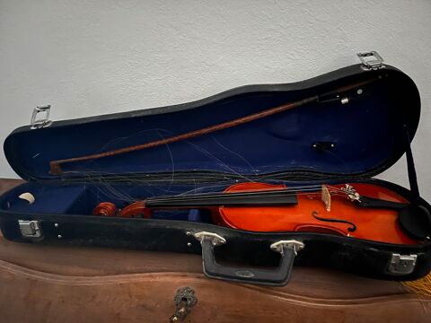 Violon 1/2 pour enfants (7-8 ans environ)
50 Ceyreste (13)