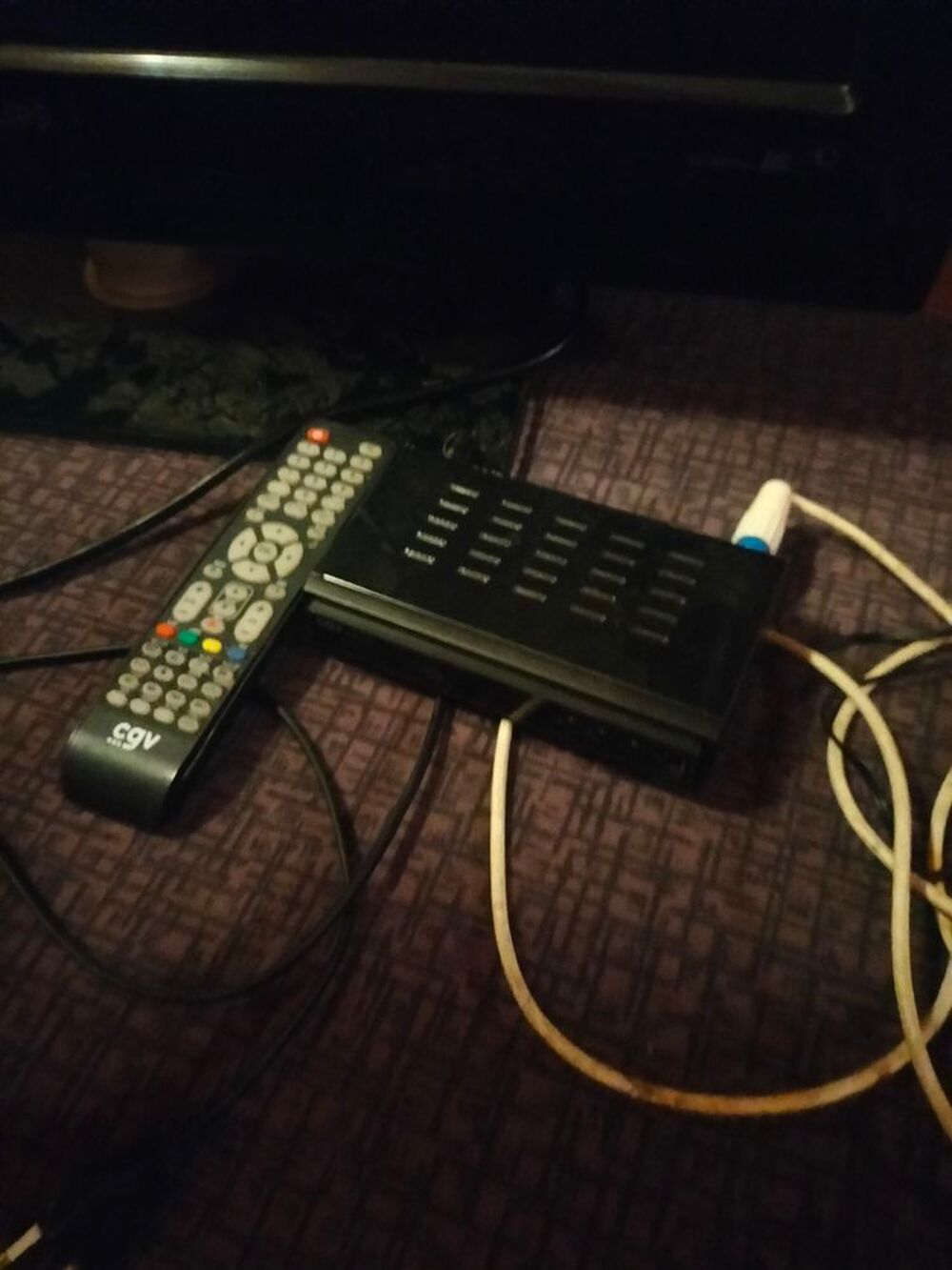 T&eacute;l&eacute;vision Philips avec tnt neuve tr&egrave;s bon &eacute;tat Photos/Video/TV