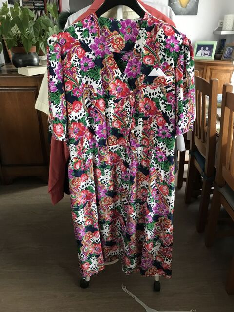 Robe fleurie et fraiche 15 Baudricourt (88)