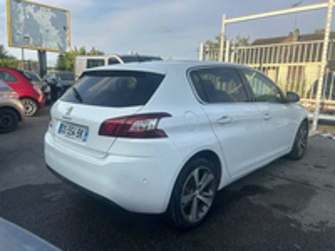 308 1.2 PureTech 130ch S&S BVM6 Allure 2015 occasion 77100 Meaux