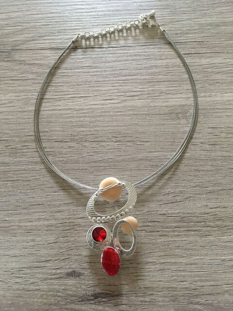  2 colliers fantaisie trs sympa 5 Sainte-Honorine-des-Pertes (14)