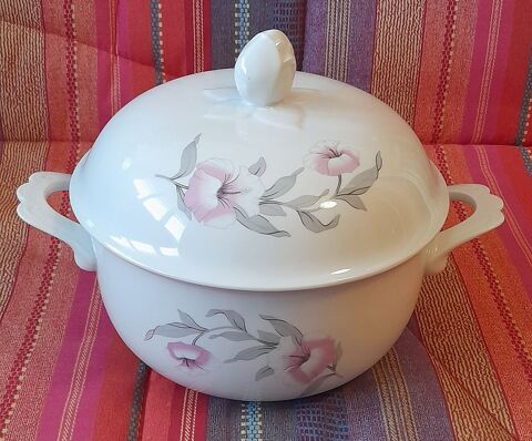 Soupi�re en porcelaine blanche 8 Poitiers (86)