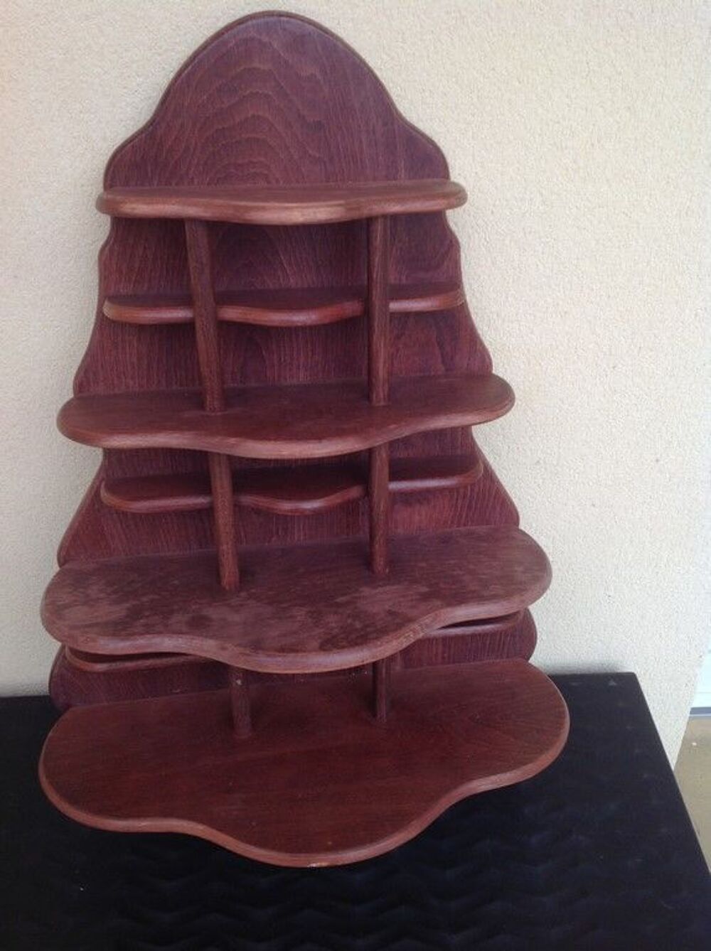 ETAGERE POUR BIBELOTS Meubles