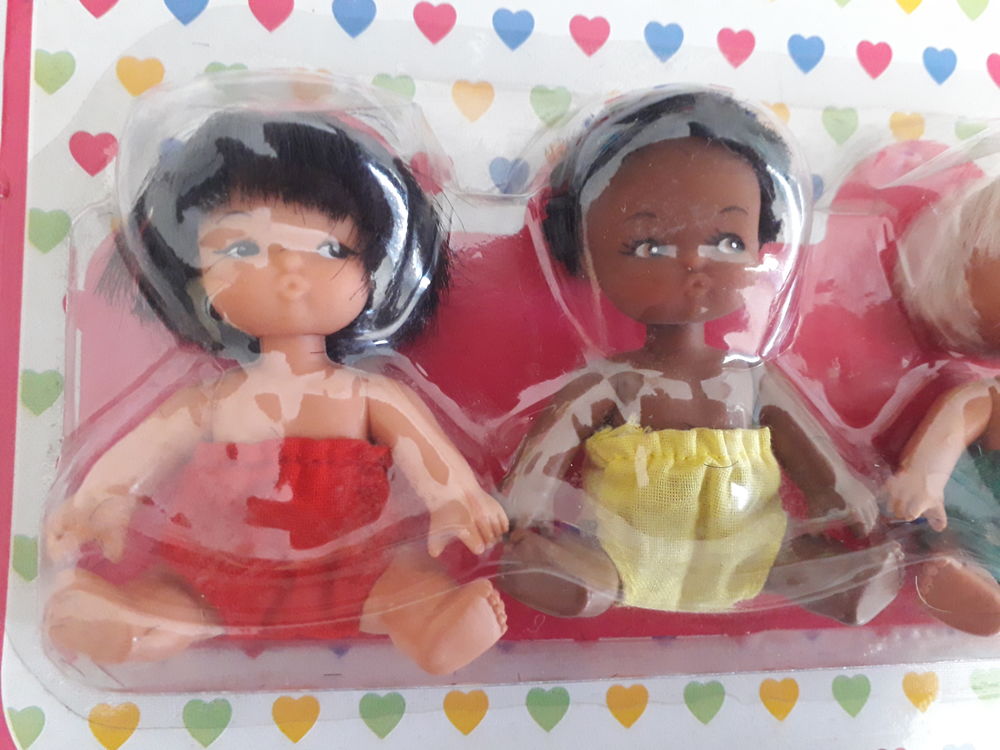 Poup&eacute;es ( La famille Glady ) NEUF 