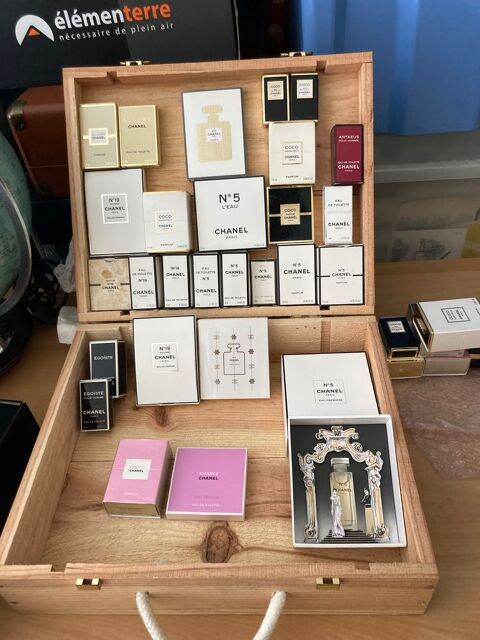 RARES 27 miniatures de parfum 220 Paugnat (63)
