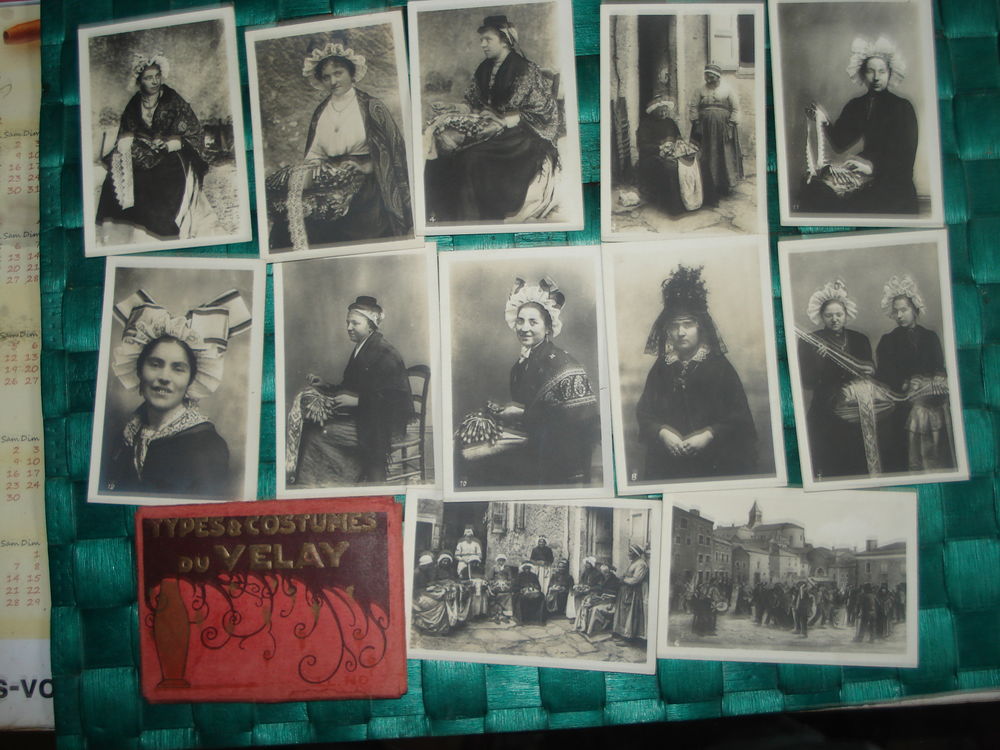 ALBUM 12 PHOTOS ANCIENS TYPES ET COSTUMES DU VELAY Photos/Video/TV