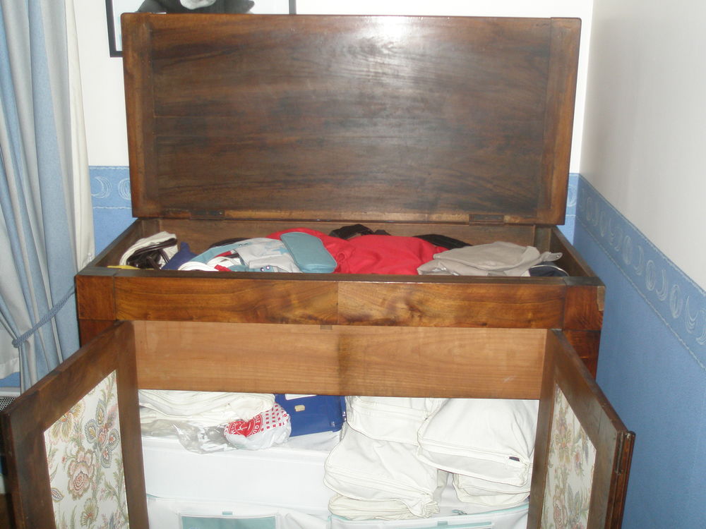 Magnifique MAIE du XVIII&egrave;me si&egrave;cle Meubles