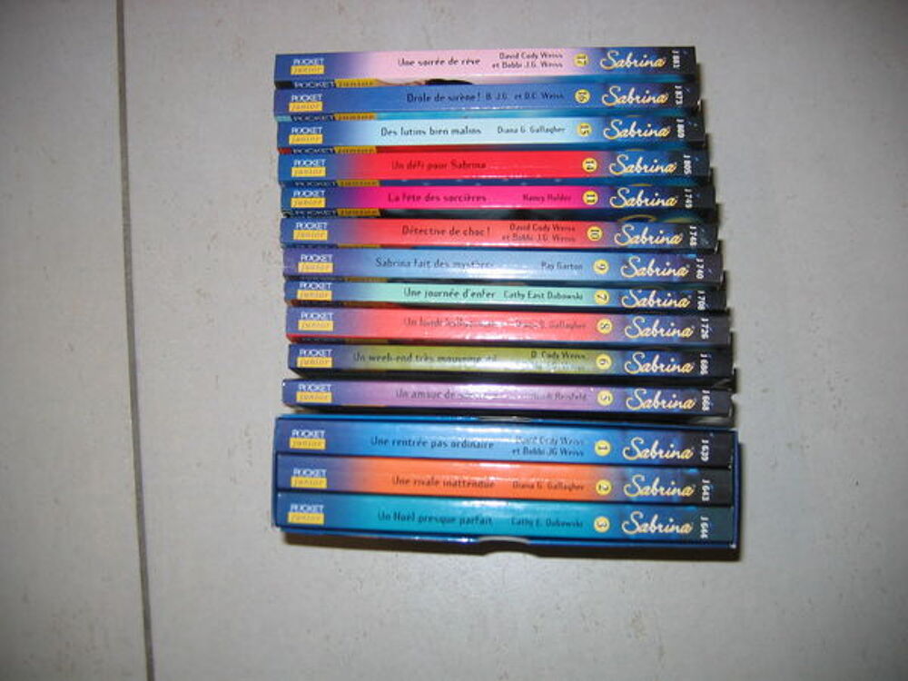Lot de 14 livres "Sabrina, apprentie sorci&egrave;re" Livres et BD
