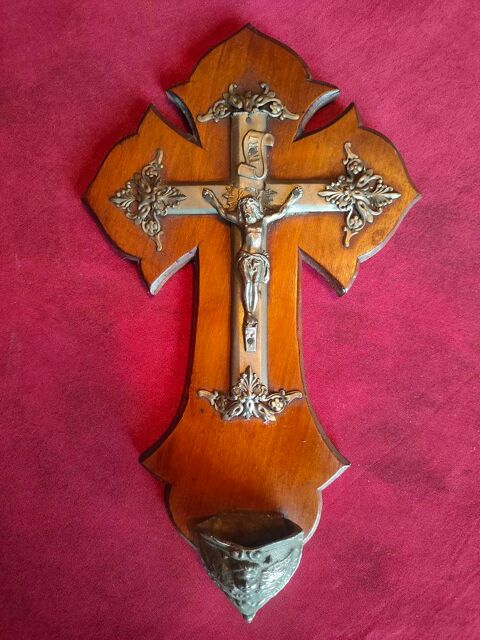 Ancien b�nitier en bois ( n�8) 12 Avermes (03)