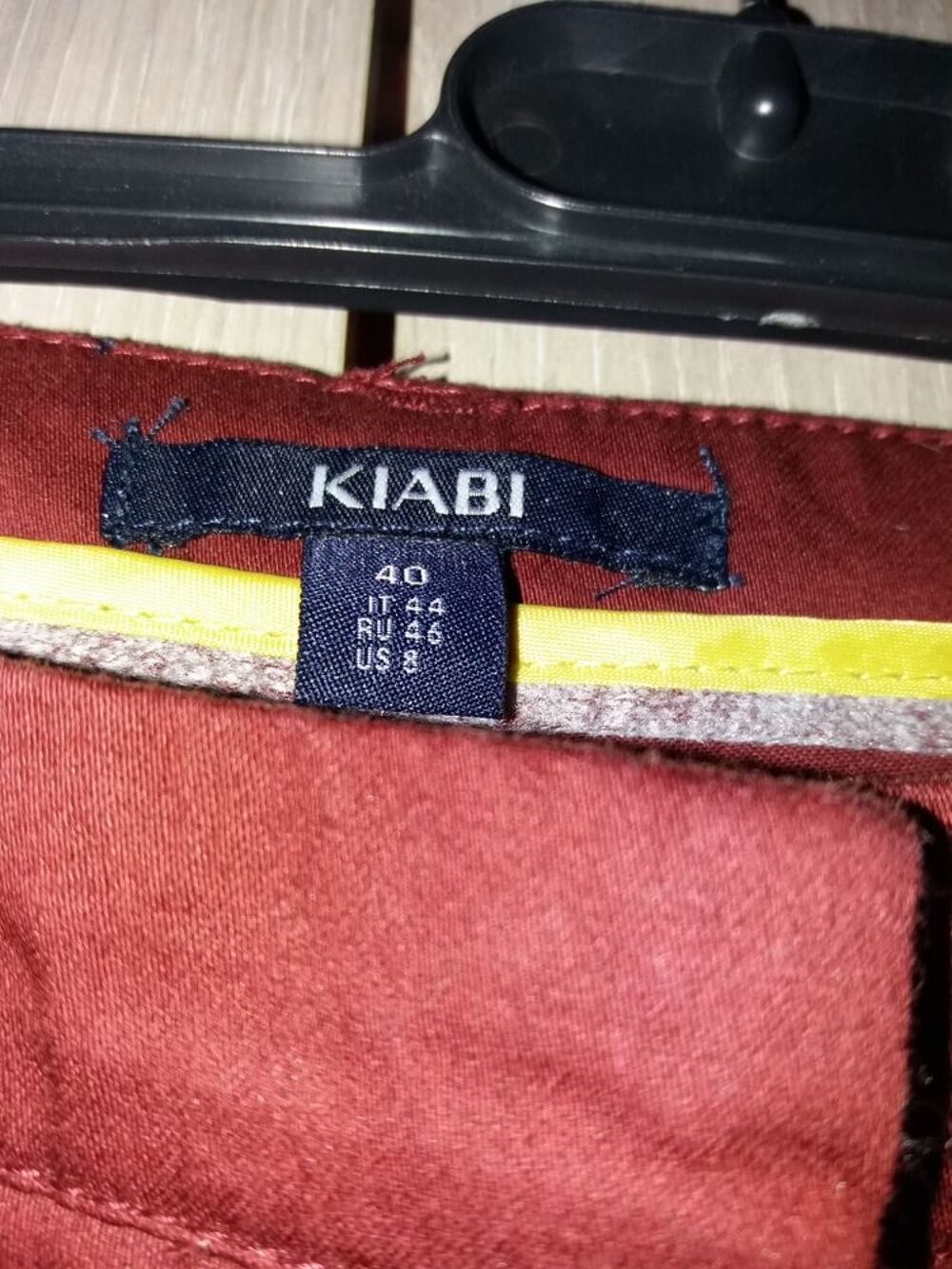 Pantalon femme rouge fonc&eacute; Kiabi taille 40, Vêtements