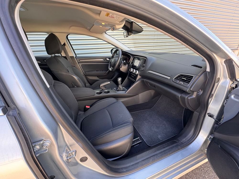 Megane IV M&eacute;gane IV Berline Blue dCi 115 - 21B Business 2021 occasion 84290 Sainte-C&eacute;cile-les-Vignes