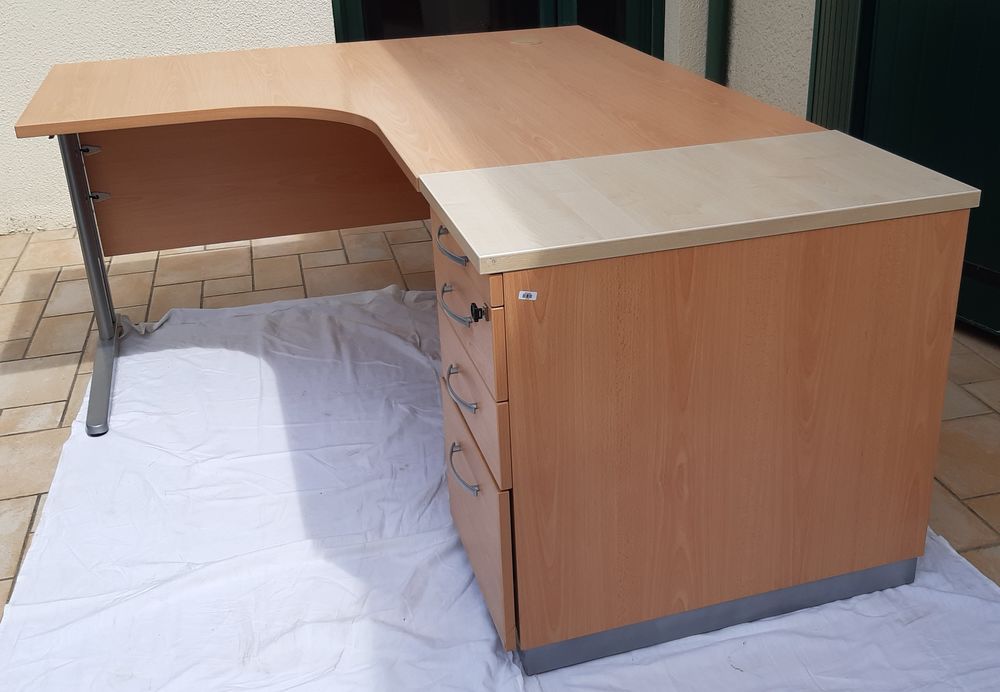 Tr&egrave;s beau bureau avec desserte en parfait &eacute;tat Meubles