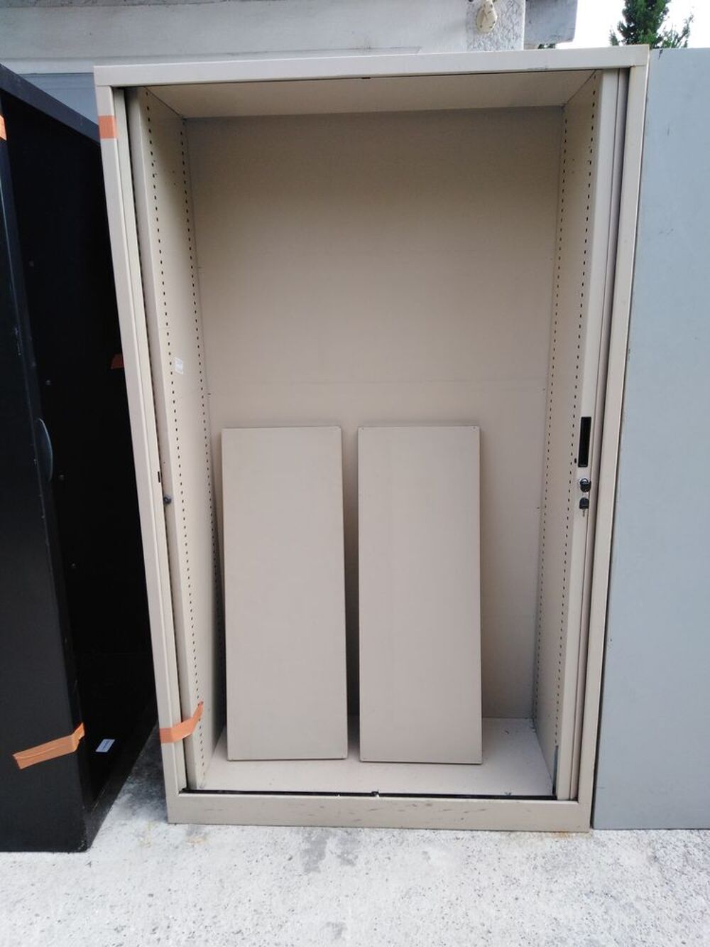 belle+armoir+de+rangement+avec+&eacute;tag&egrave;re+et+porte+coulissante Meubles