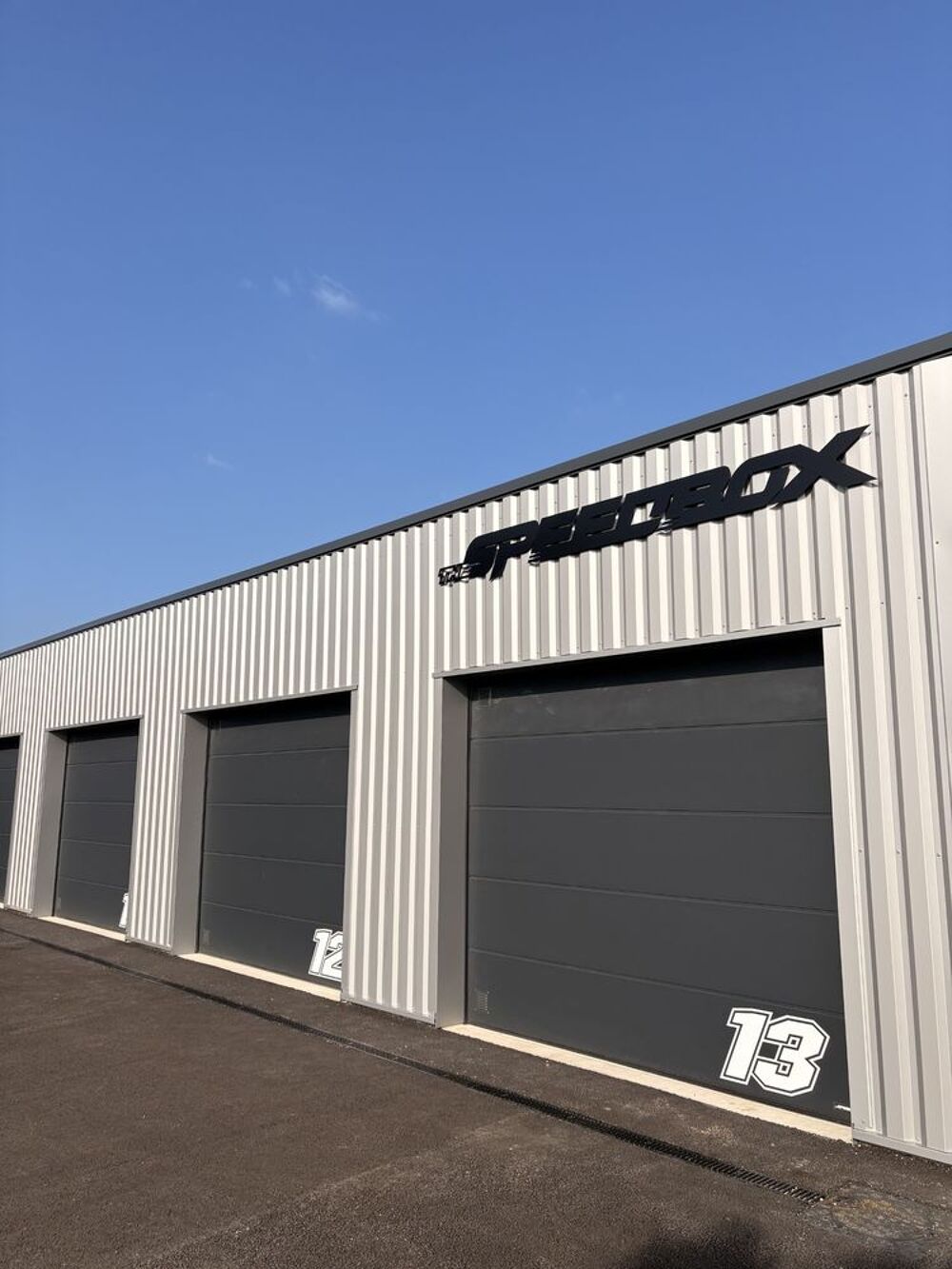 Location Parking/Garage BOX AUTOMOBILE INDIVIDUELS ET COLLECTIFS Faverolles
