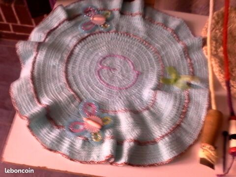Couverture BB décoratif laine crochetée .Fait main 0 Châteauroux (36)