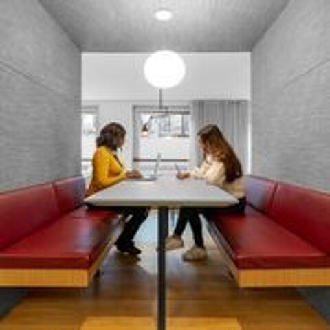   De magnifiques bureaux sur mesure pour 3 personnes à Paris, Spaces Etoile  
