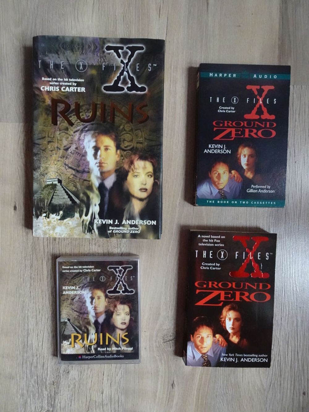 Livre et cassettes audio &quot;X-Files&quot; Livres et BD