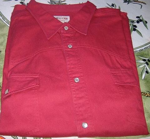 Chemise en jean rouge-bordeau. Taille 6XL. Comme neuve 25 Clermont-Ferrand (63)