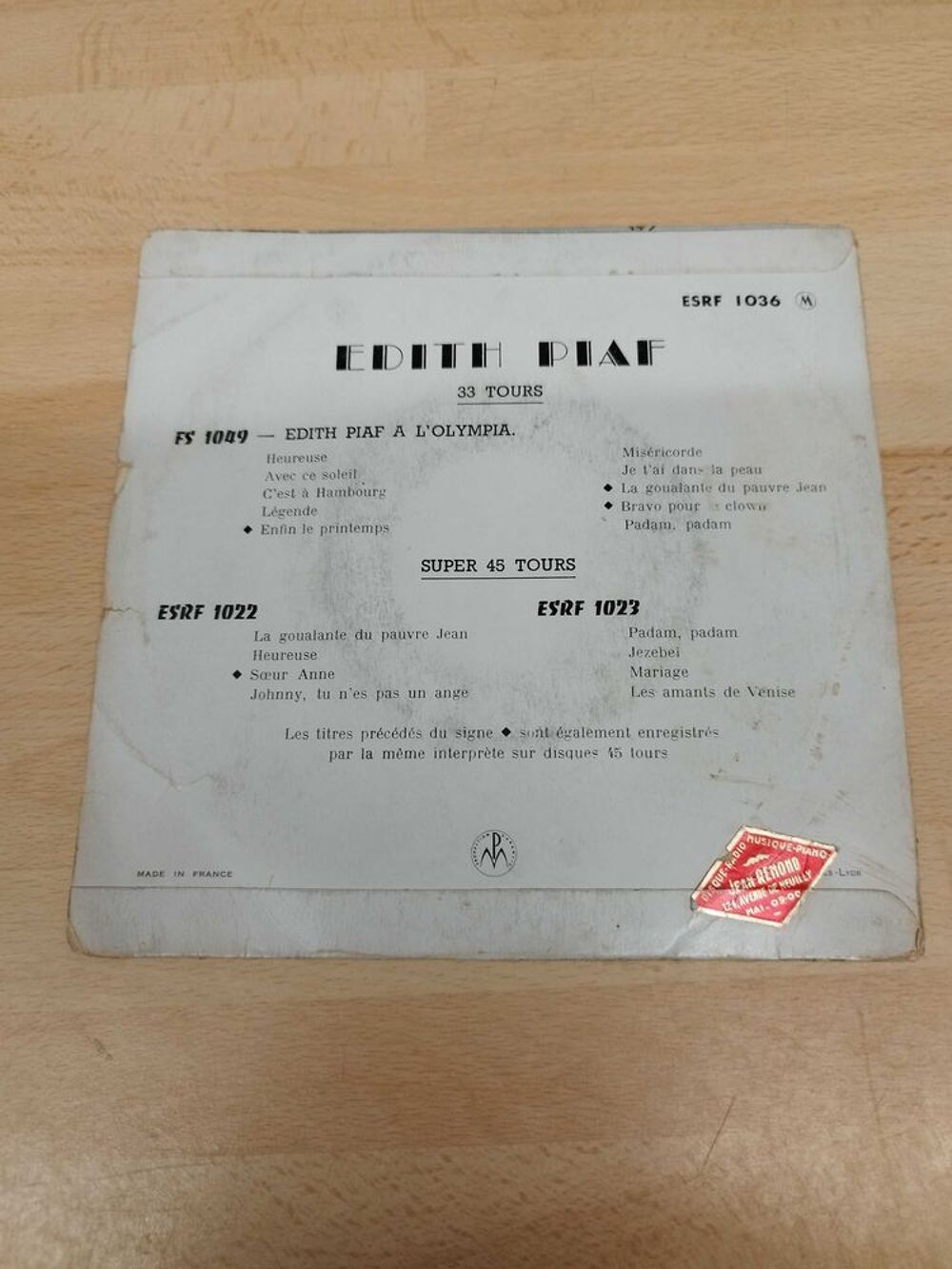 Edith Piaf super 45 tours
C'EST A HAMBOURG
LE CHEMIN DES FORAINS
L'HOMME AU PIANO
RETOUR CD et vinyles