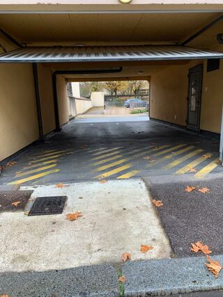  Parking / Garage � louer 11 m� Rouen