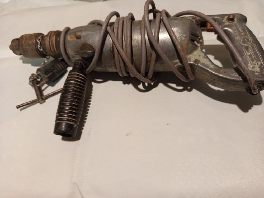 Perceuse &eacute;lectrique filaire ancienne Bricolage