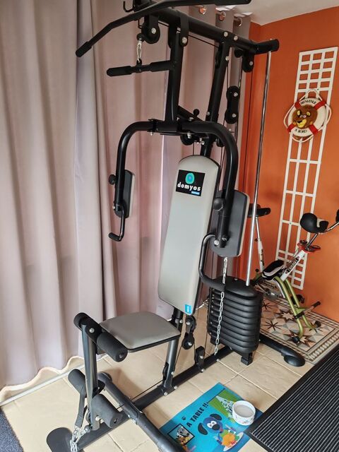 Banc de musculation  DECATLON   450 Espelette (64)