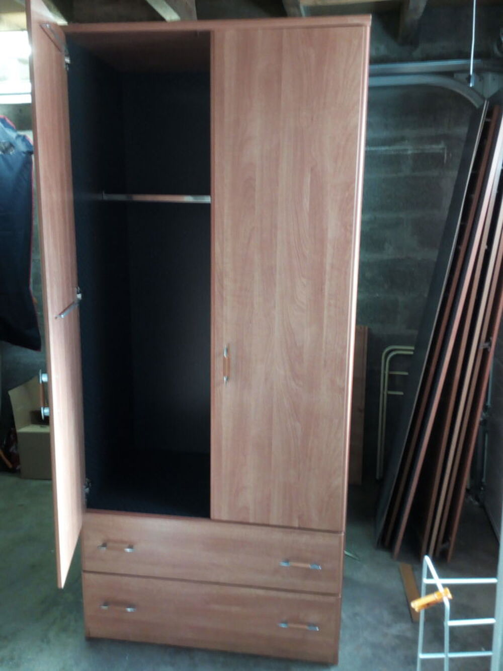 Armoire avec penderie Meubles