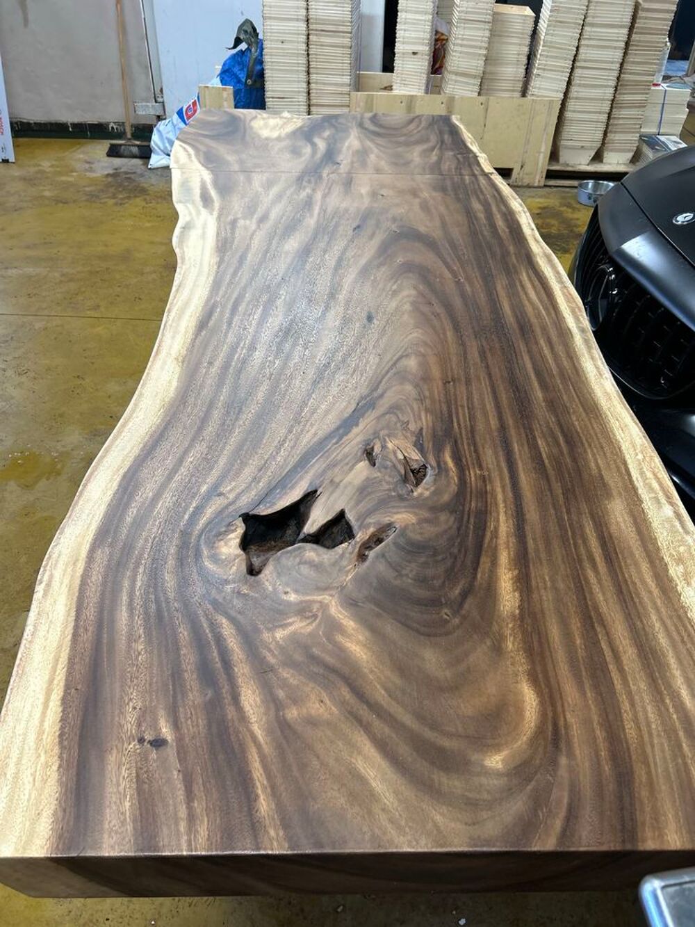 table en suar Meubles