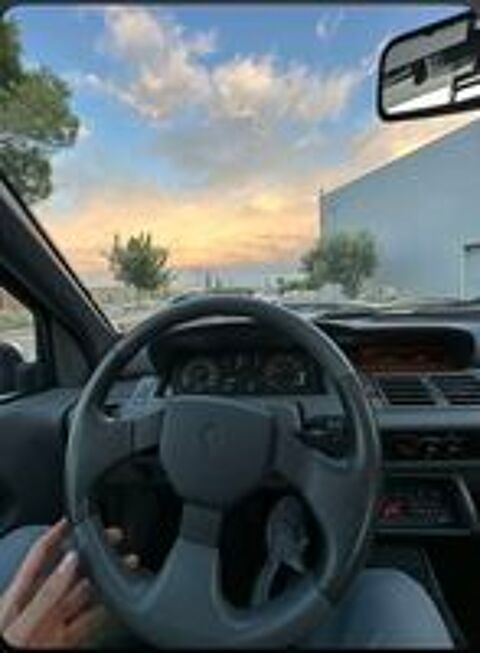 Clio 1.4i Baccara A 1992 occasion 84100 Orange