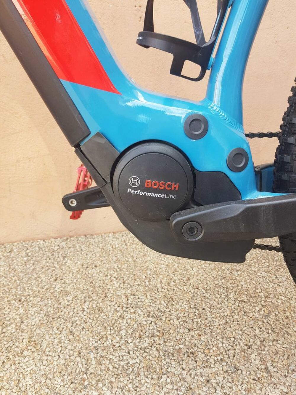 A saisir vtt electrique cube r&eacute;action. Vélos