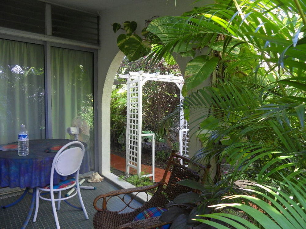 Location Appartement F1. 2 terrasses , jardin tropical Saint-françois