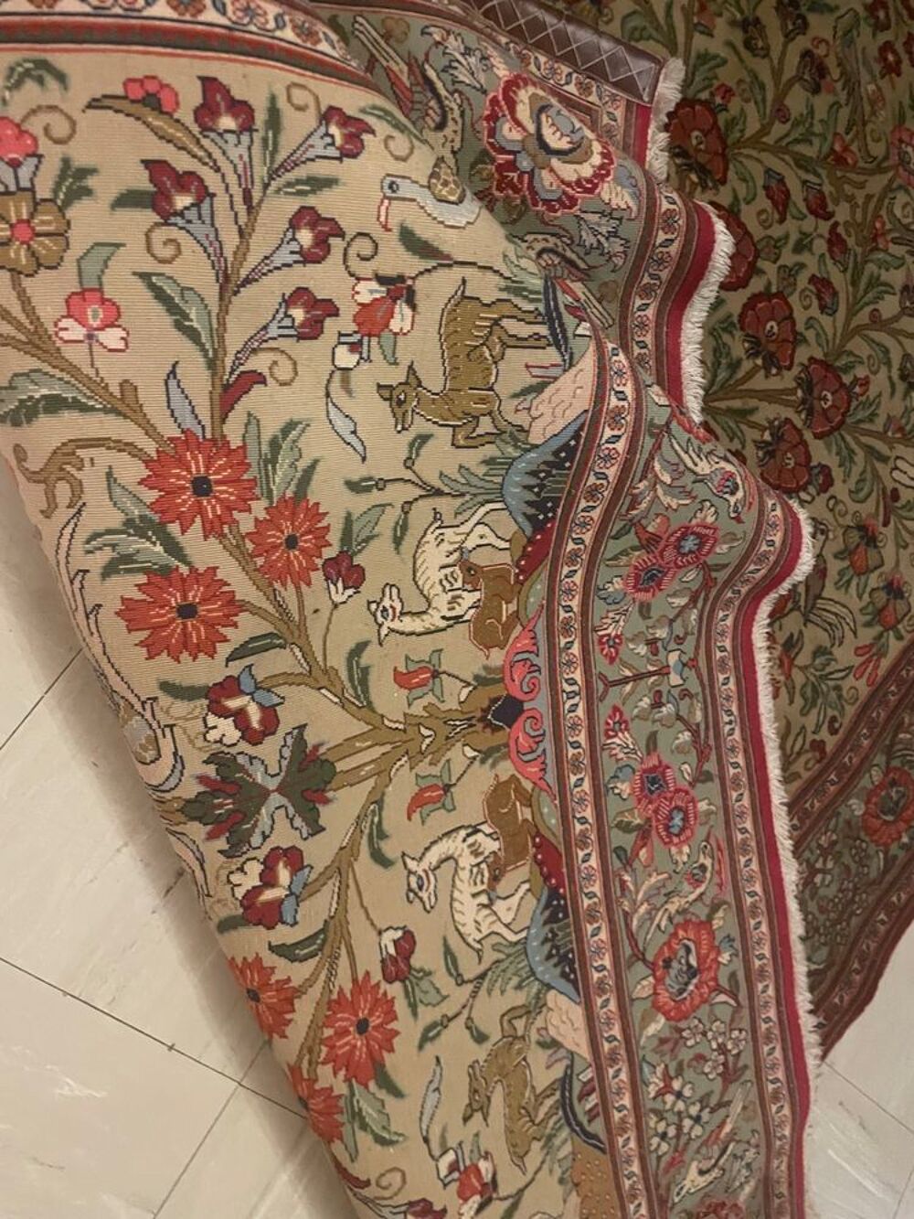 tapis iranien fait &agrave; la main Décoration