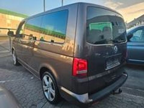 MULTIVAN 2.0 TDI 114 FAP BlueMotion Confortline Court (7 CV) 2011 occasion 69001 Lyon