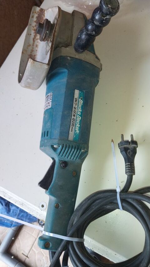 MEULEUSE BLACK ET DECKER 40 Boisset-et-Gaujac (30)