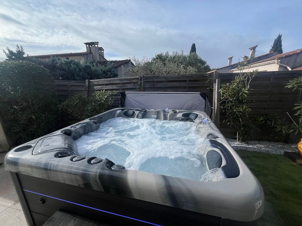 SPA Vendom Antigua - Frais d'enl&egrave;vement (grue) offerts Jardin