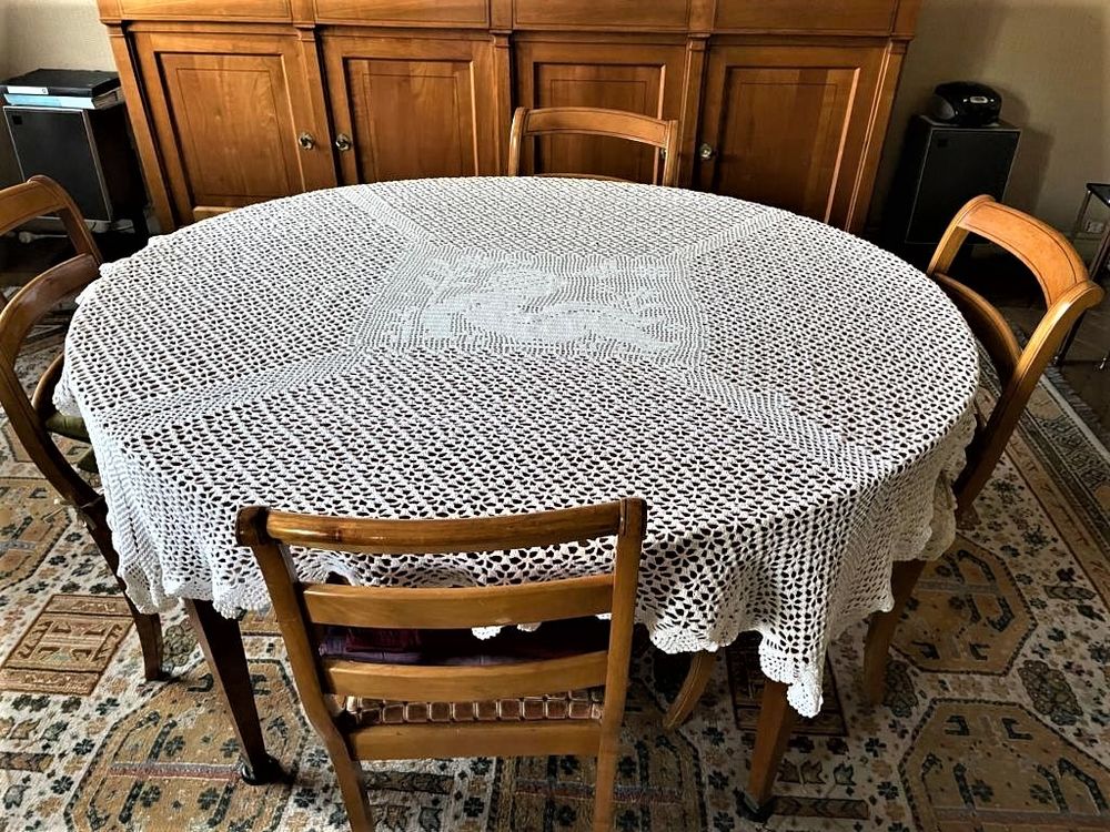 Nappe ronde neuve blanche faite main au crochet 280 cm diam D�coration