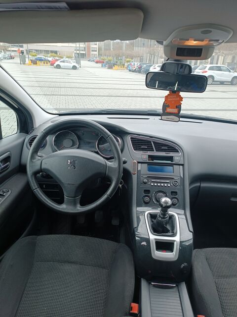 Peugeot 5008 1.6 HDi 112ch FAP BVM6 Business 7pl 2011 occasion Stiring-Wendel 57350