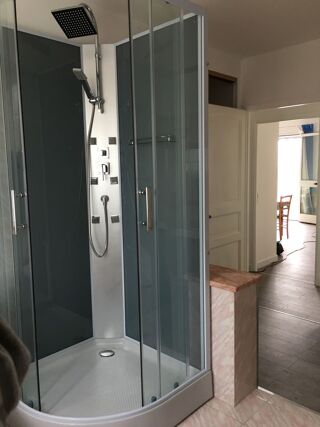  Appartement à louer 3 pièces 90 m²