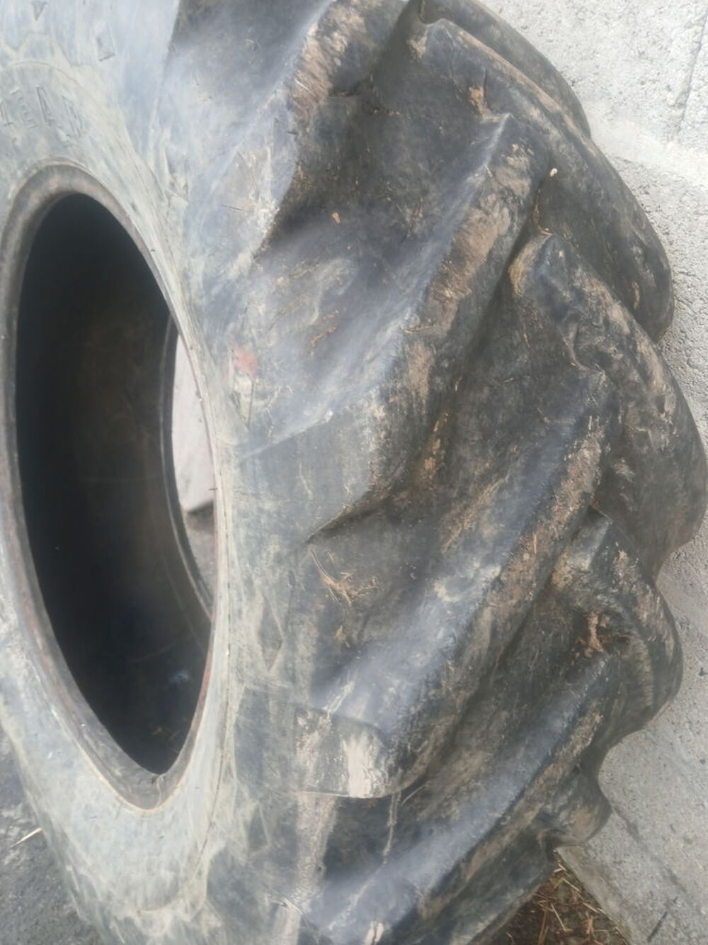 Pneu de tracteur agricole avant recyclage Bricolage
