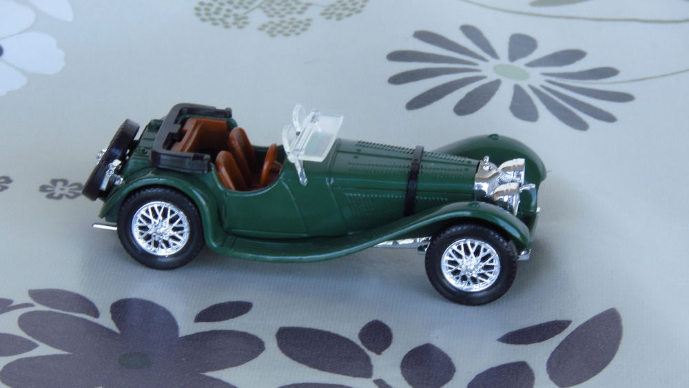 Voiture miniature Jaguar 1/43 