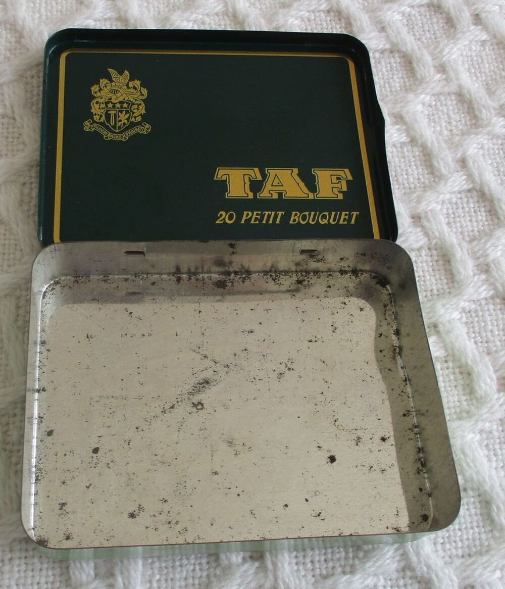ANCIENNE BOITE A CIGARES TAF 