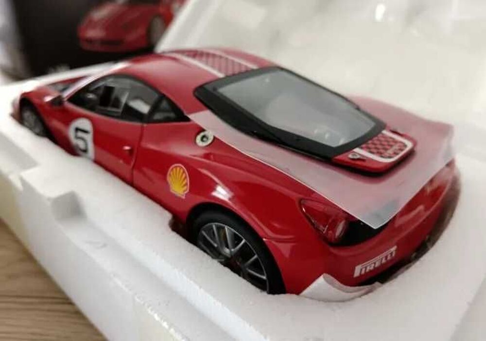 Ferrari 458 Challenge 1/18 