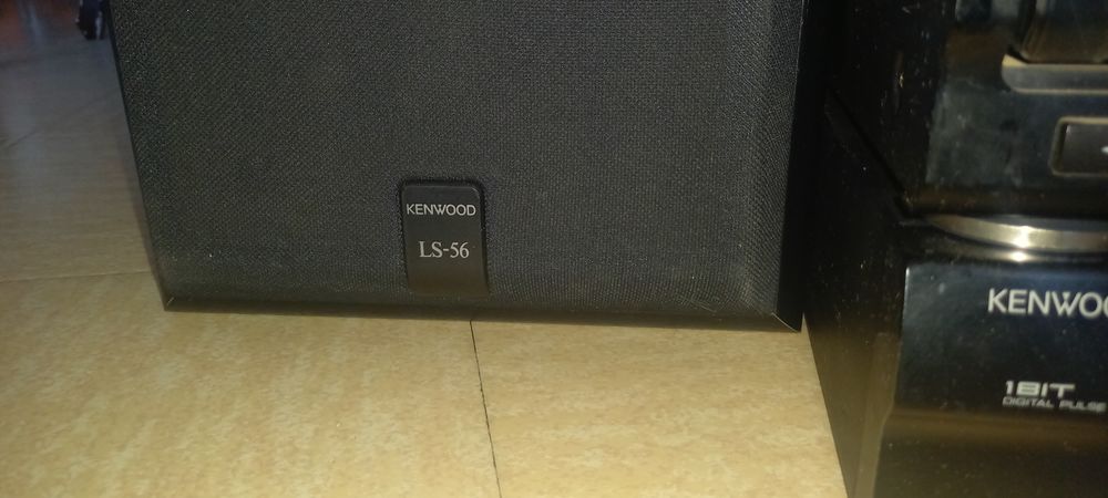 Hi-Fi Kenwood ampli, CD player,lecteurs K7, Tuner, 2 HP Audio et hifi