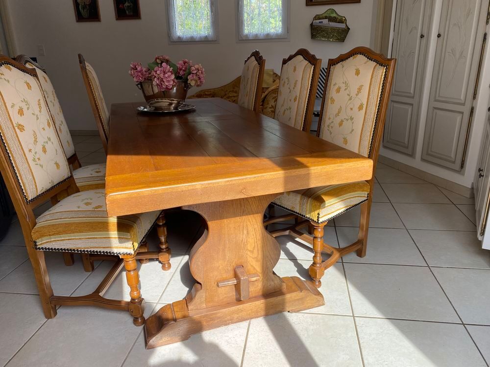 Table monast&egrave;re + 6 chaises style Louis XIII Meubles